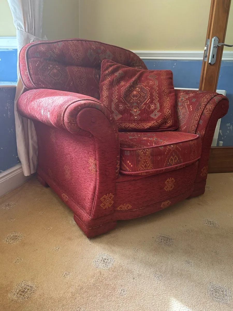 Three piece suite - Image 2