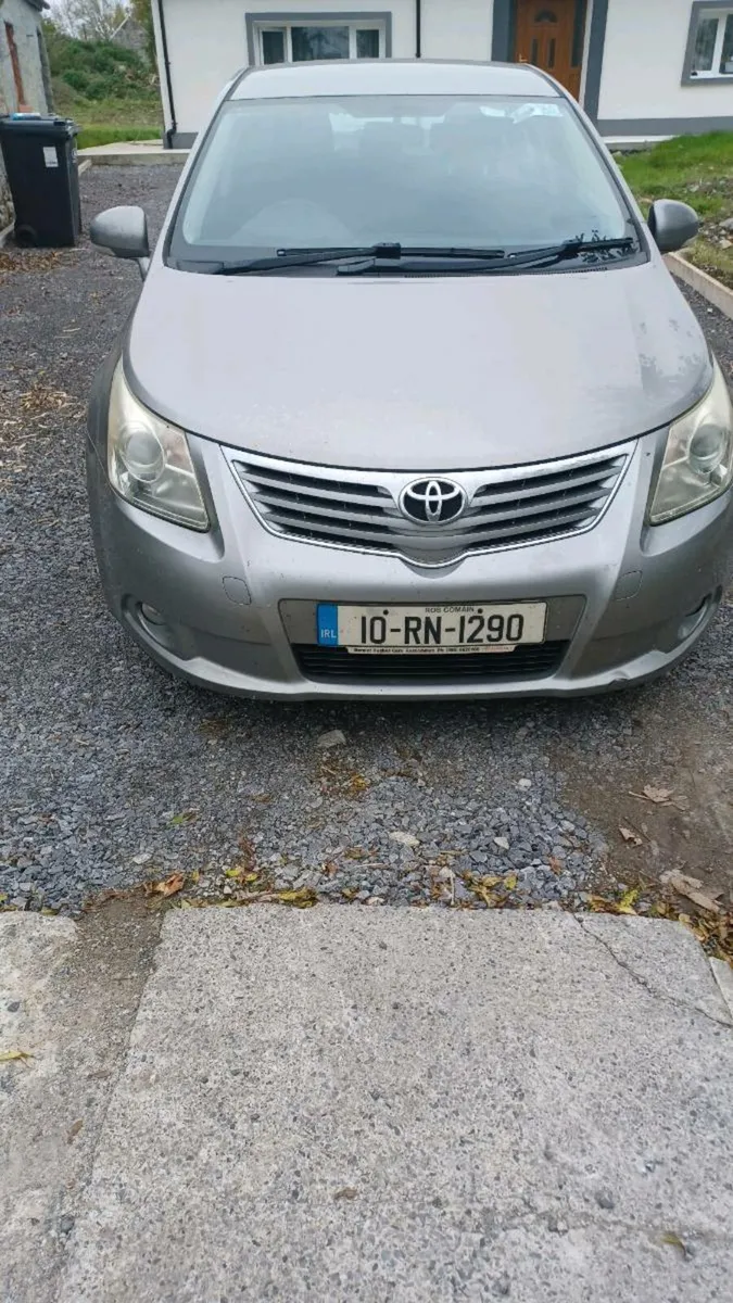 Toyota avensis 2010 - Image 1