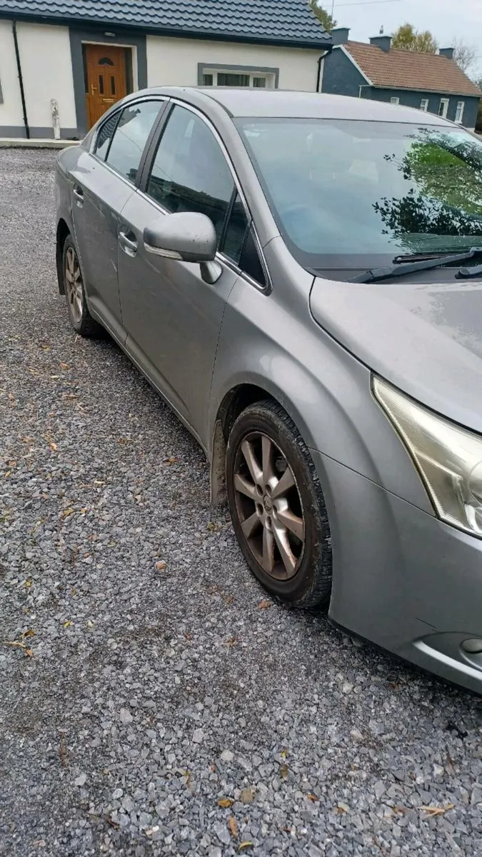 Toyota avensis 2010 - Image 3