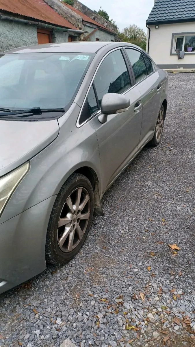 Toyota avensis 2010 - Image 4