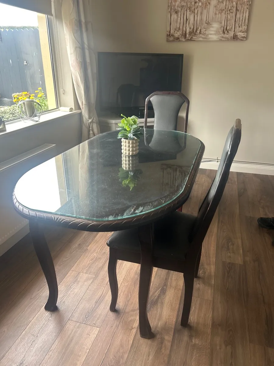 Dinning table - Image 1