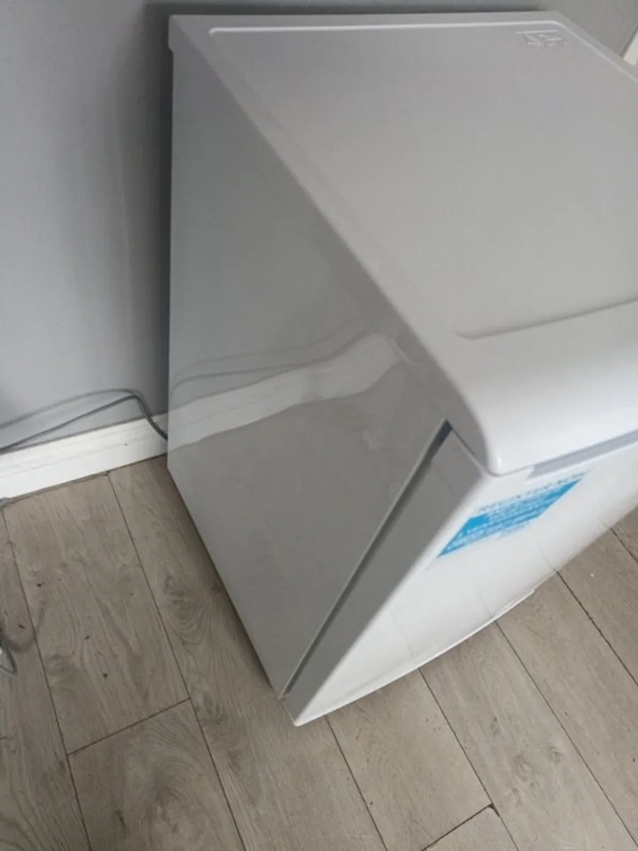 Beko undercounter Freezer - Image 3