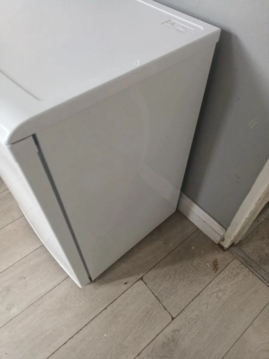 Beko undercounter Freezer - Image 4