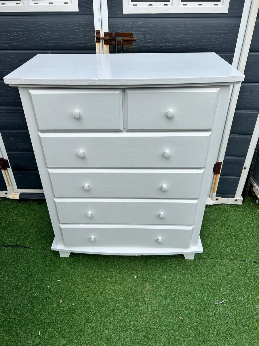White chest of drawers- Can deliver - Image 1