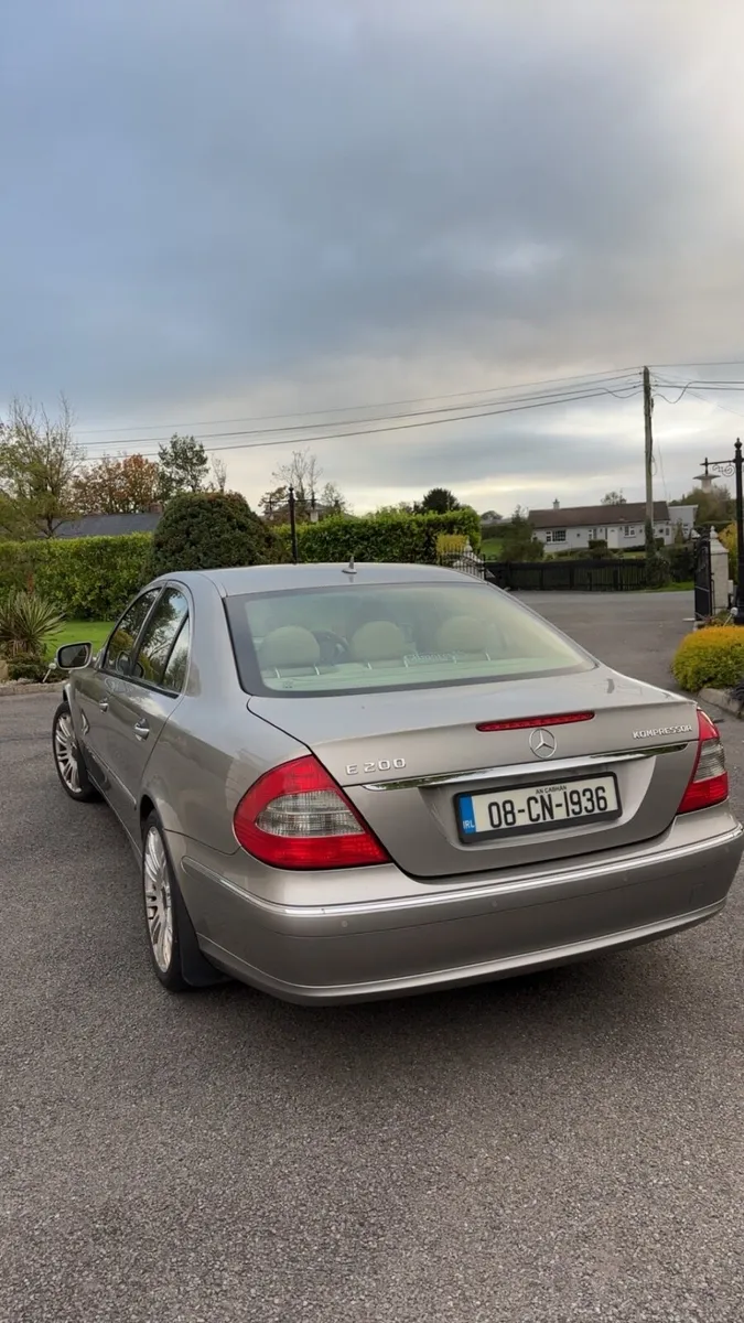 Mercedes Benz - Image 2