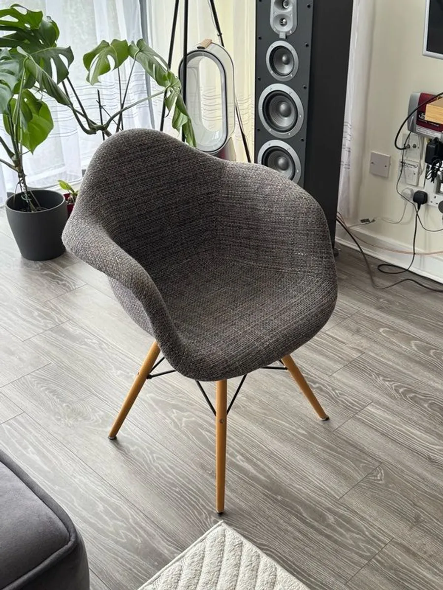 kitchen chairs - Image 1