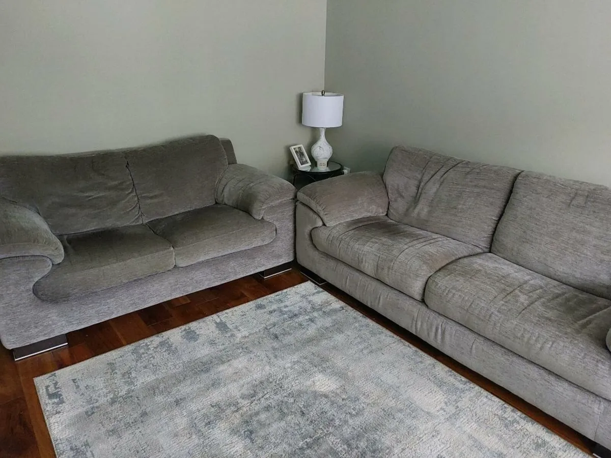 Couches - Image 2