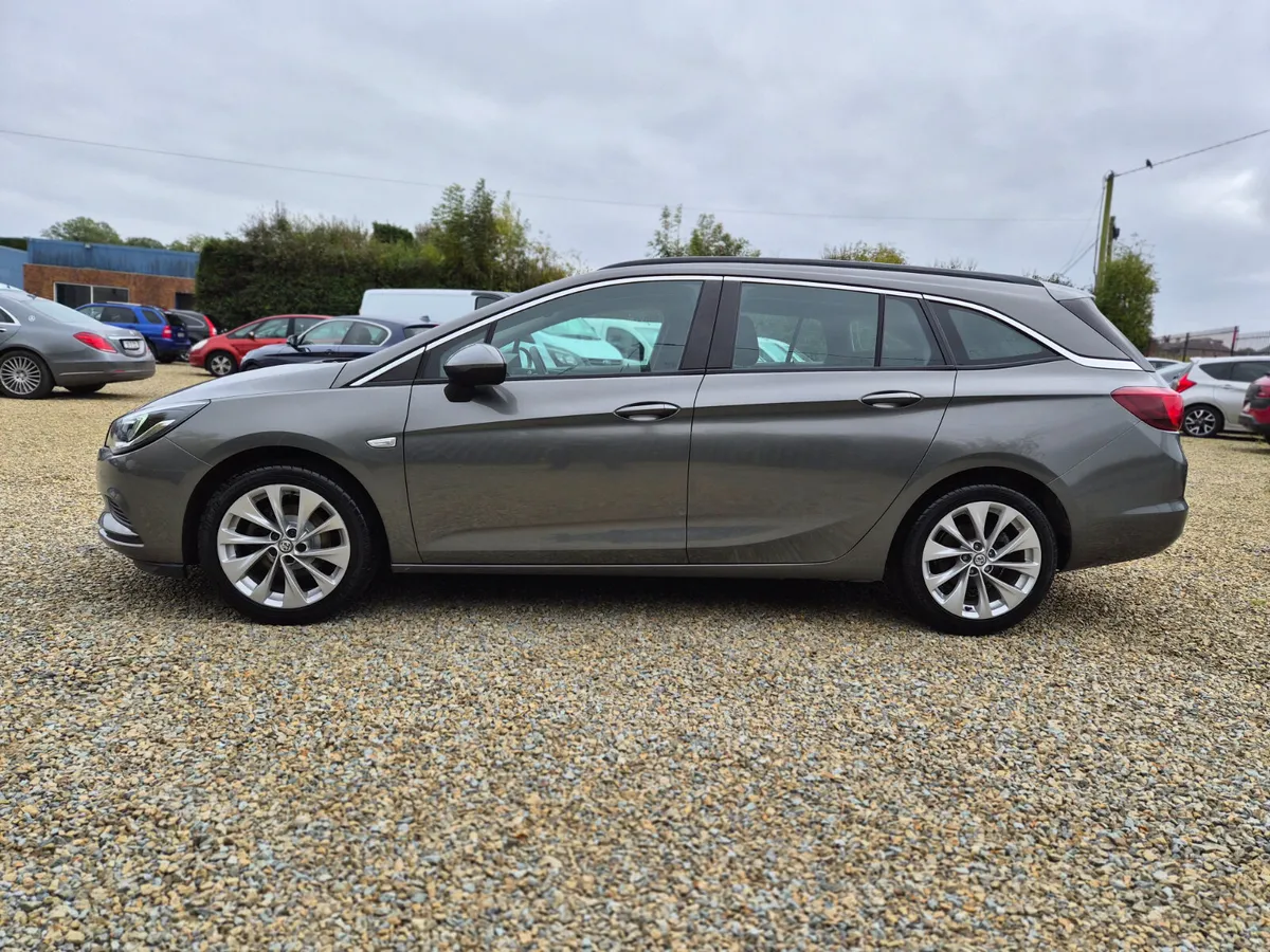 2017 Astra Touring mint condition - Image 3