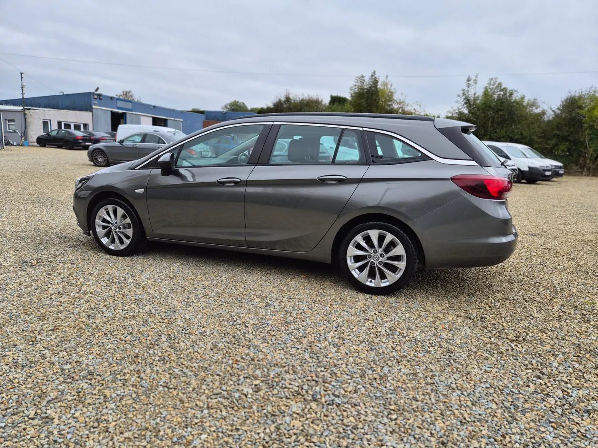 2017 Astra Touring mint condition - Image 4