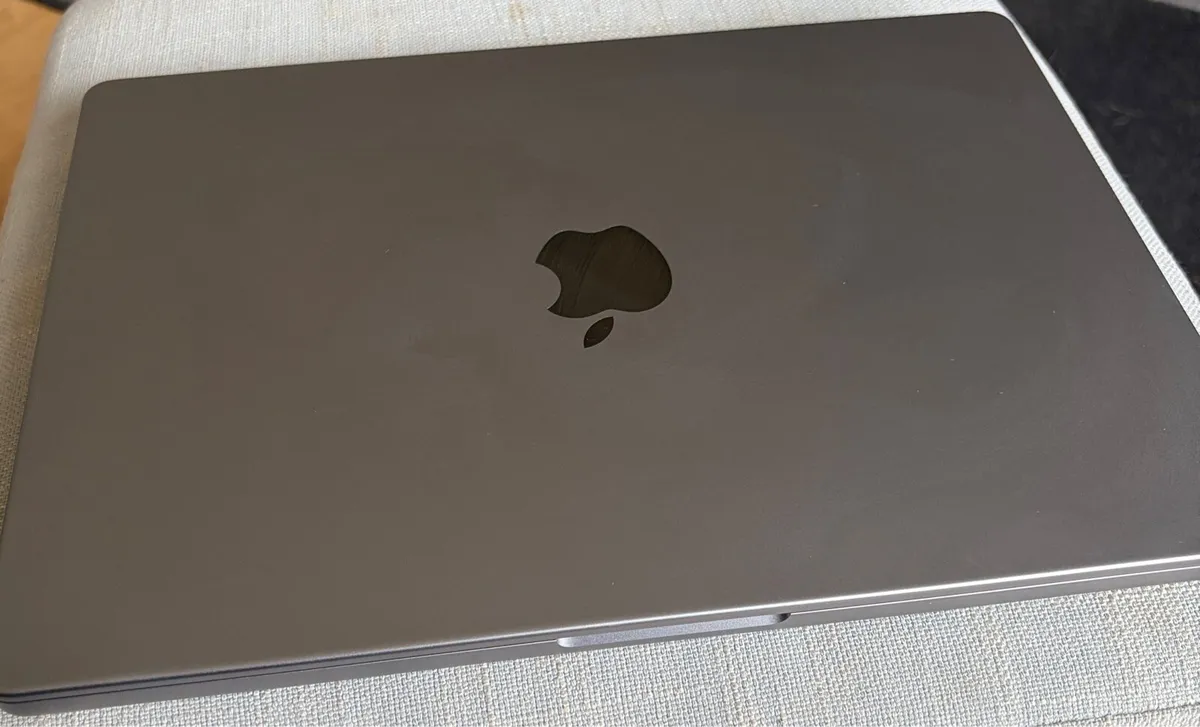 MacBook Pro 14’ M1, 16 GB RAM,500 GB SSD - Image 3