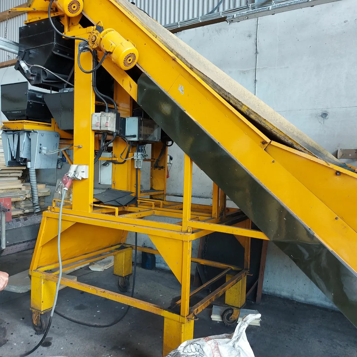 Automatic Bagging Machine - Image 1