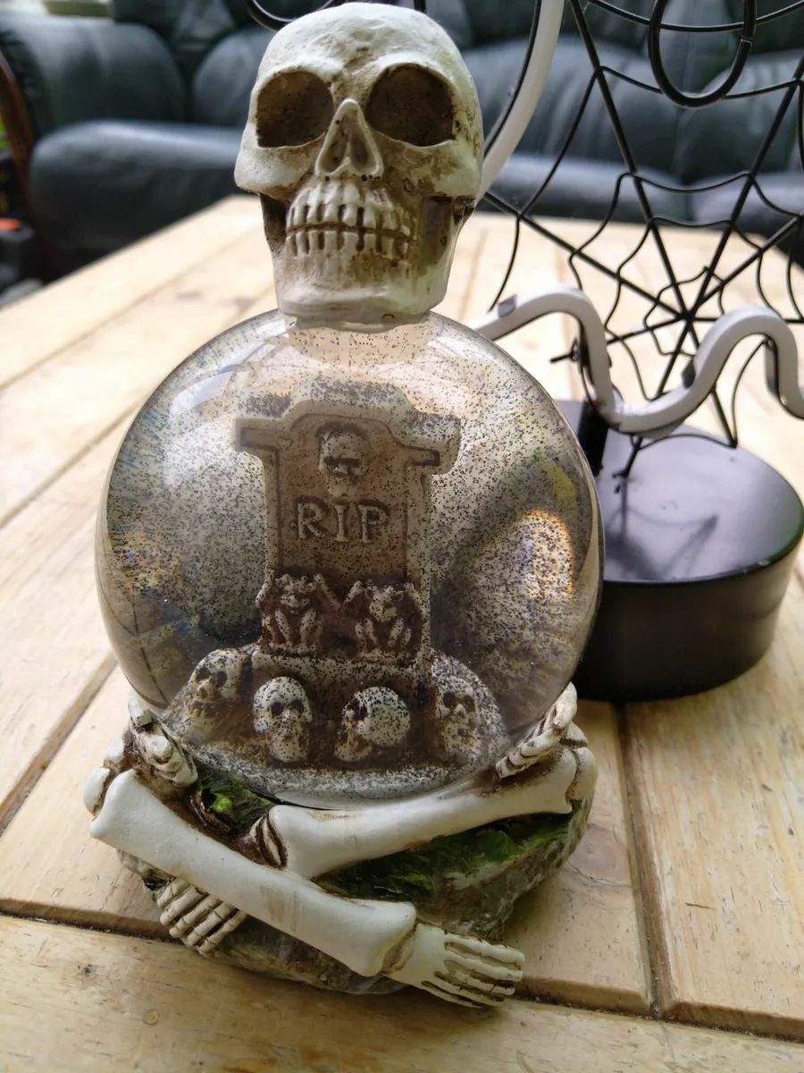 Halloween decorations - Image 3