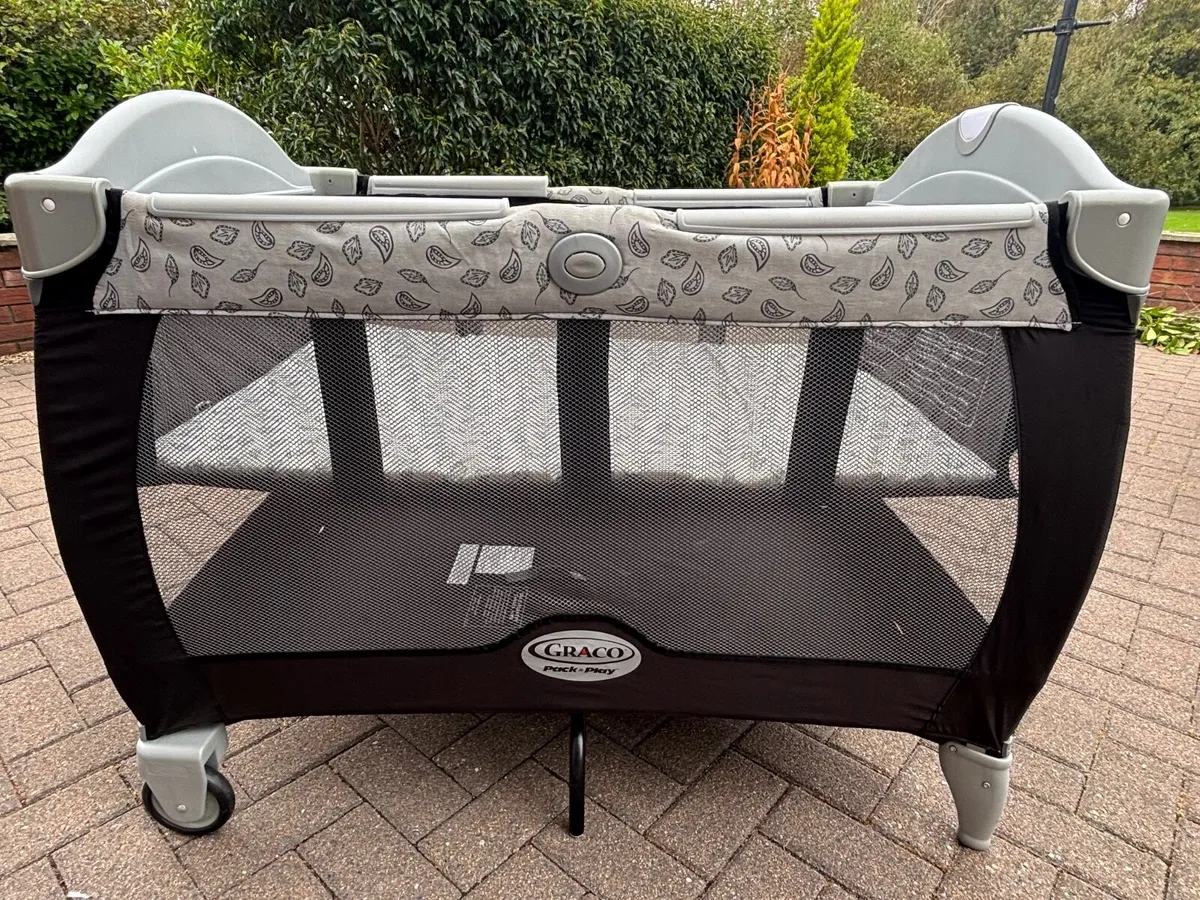 Travel cot - Image 3
