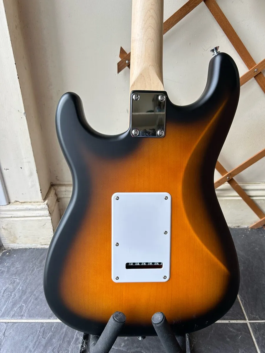Electric guitar - Image 4
