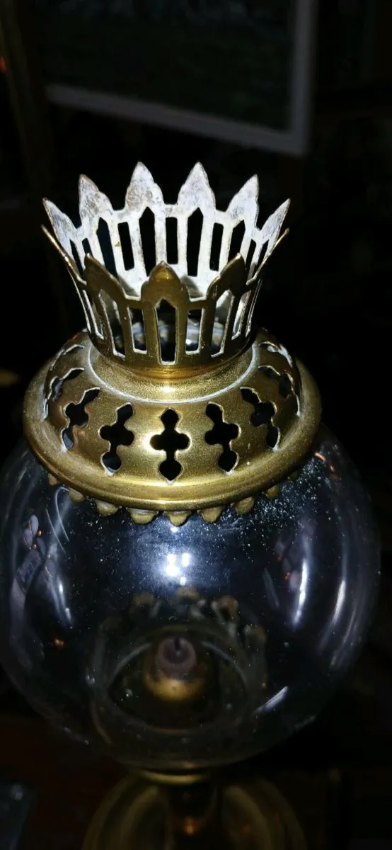 Sherwoods antique brass spring loaded candlestick - Image 3