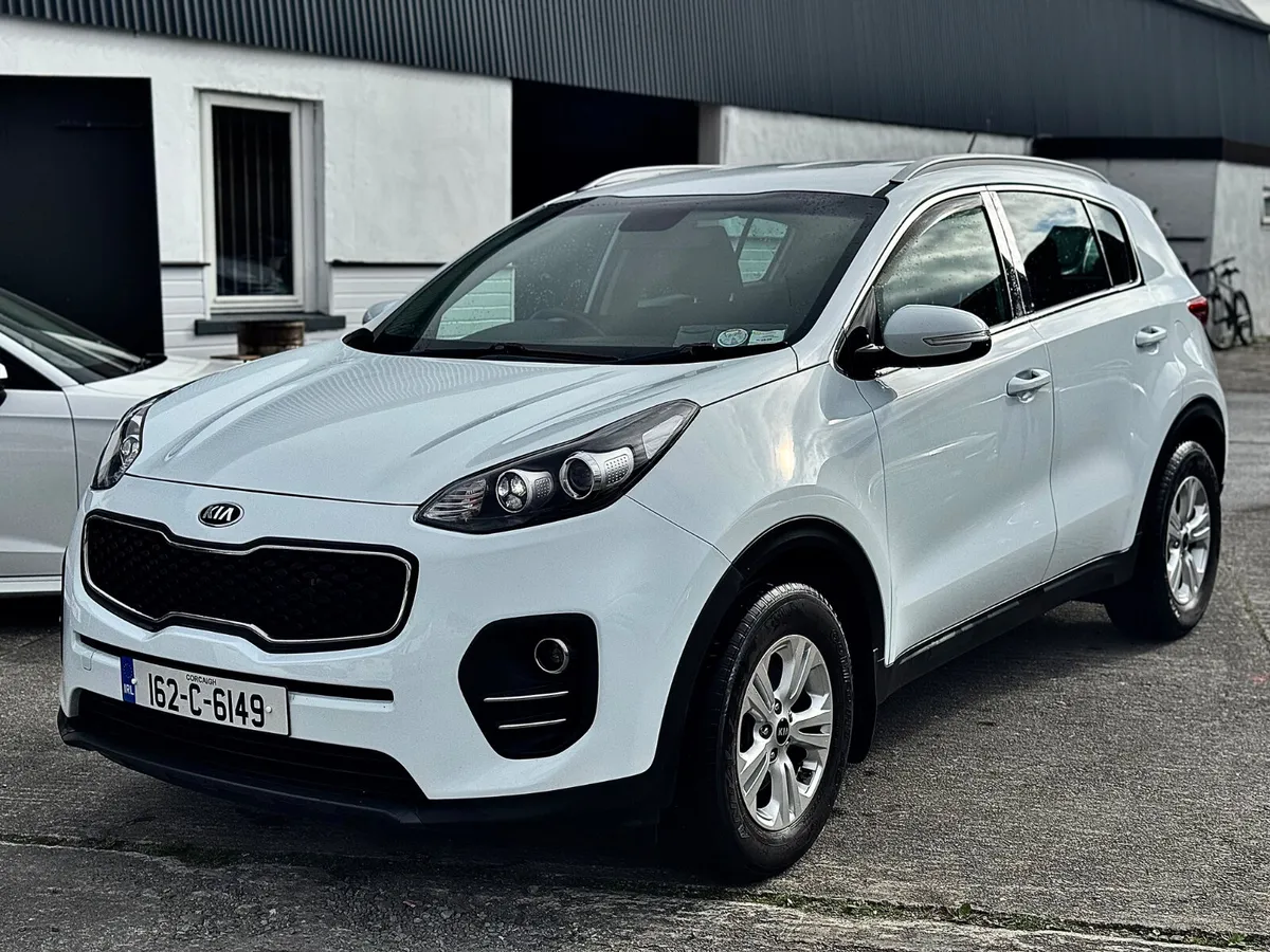 ⚫️Kia Sportage (162) LOW KM’S MINT!!⚫️ - Image 4