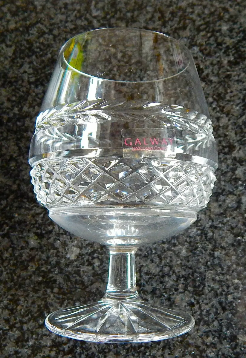 Galway Crystal Decanter & 4 Glasses on Tray - Image 4