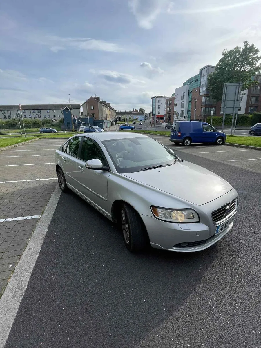 Volvo S40 2010 - Image 2