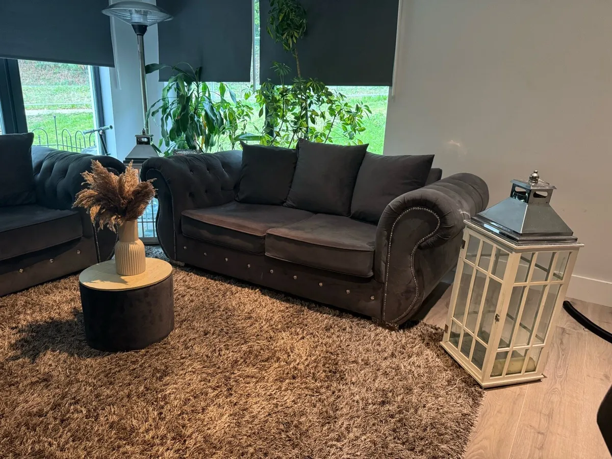 3 seater and 2 seater suite - Image 2