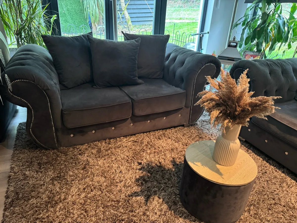 3 seater and 2 seater suite - Image 3