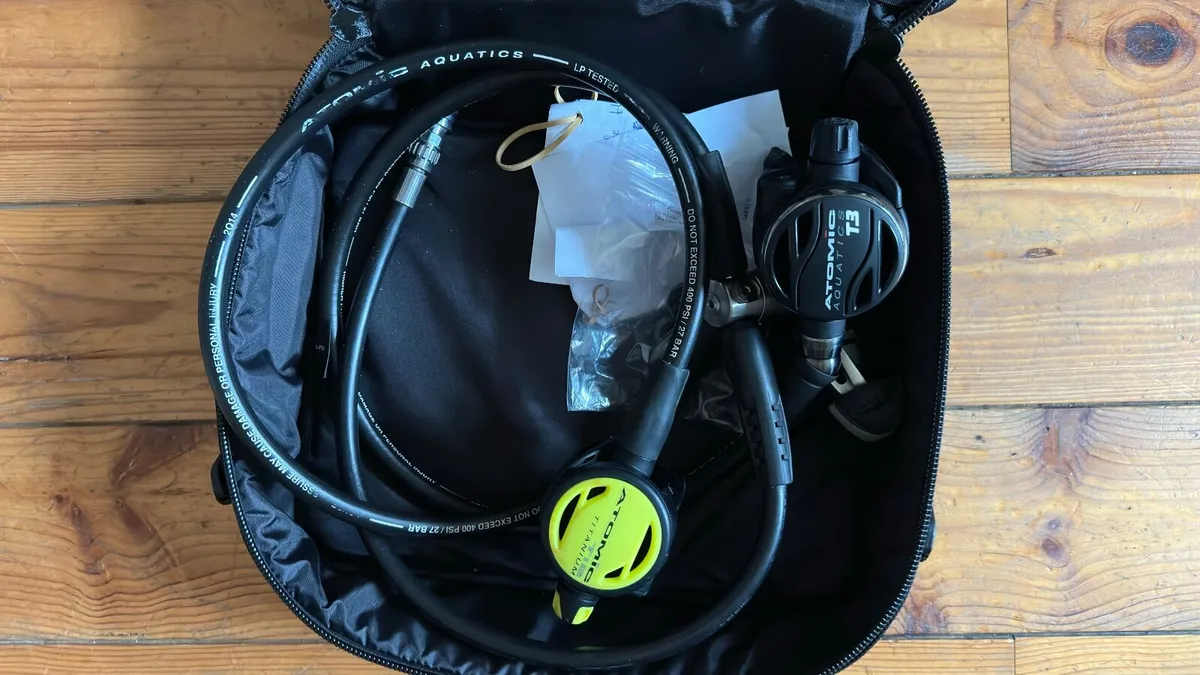 SCUBA -Atomic Aquatics Ti3 Regulator & Ti2 Octopus - Image 1