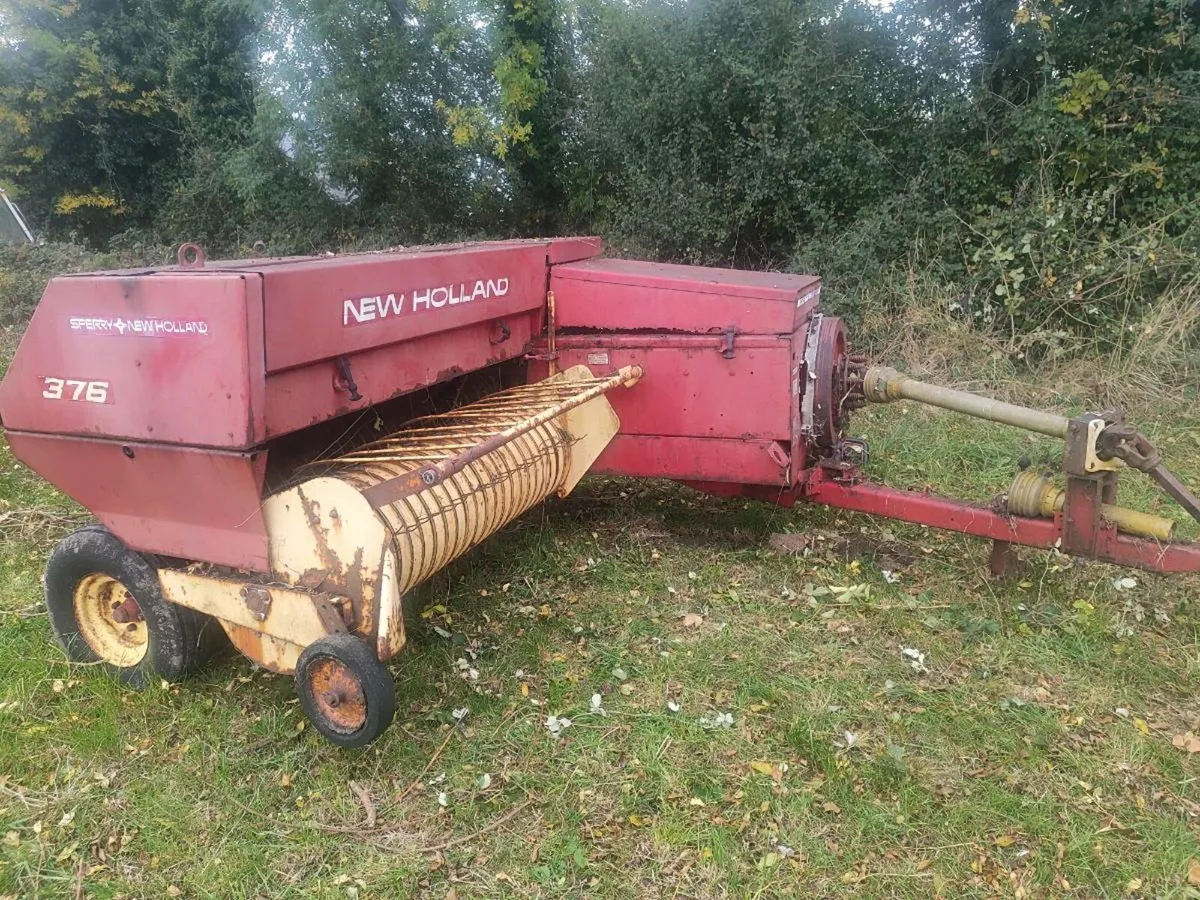 New Holland 376 Baler - Image 1