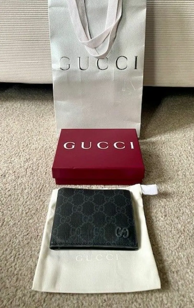 Gucci Supreme Black Canvas/Leather Bi-fold Wallet - Image 1