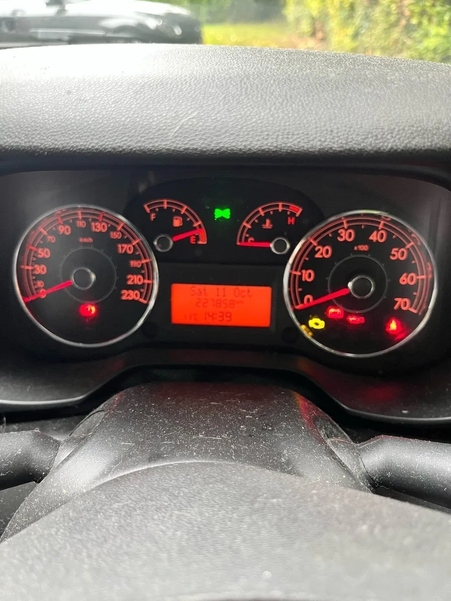 Punto Van - Image 2