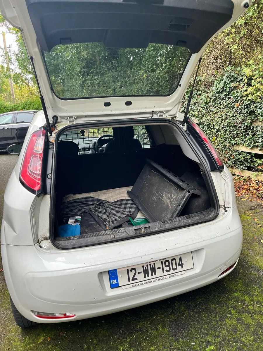 Punto Van - Image 4