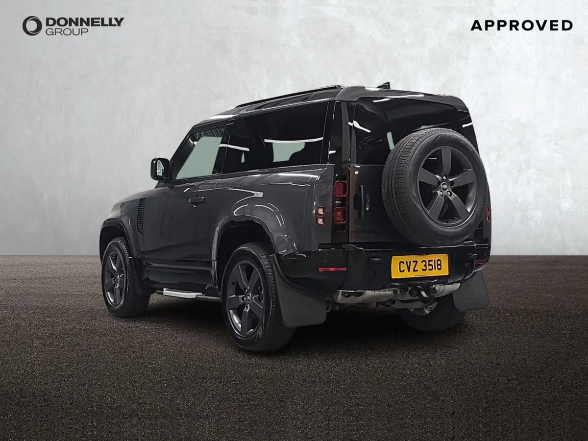 Land Rover Defender Diesel Estate X-Dynamic HSE - Image 2