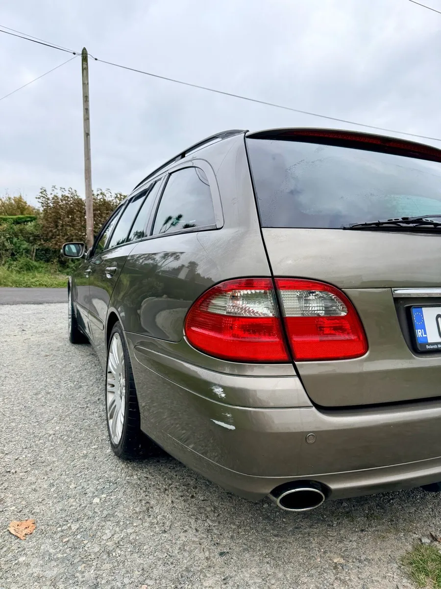 Mercedes E200 Estate - Image 3