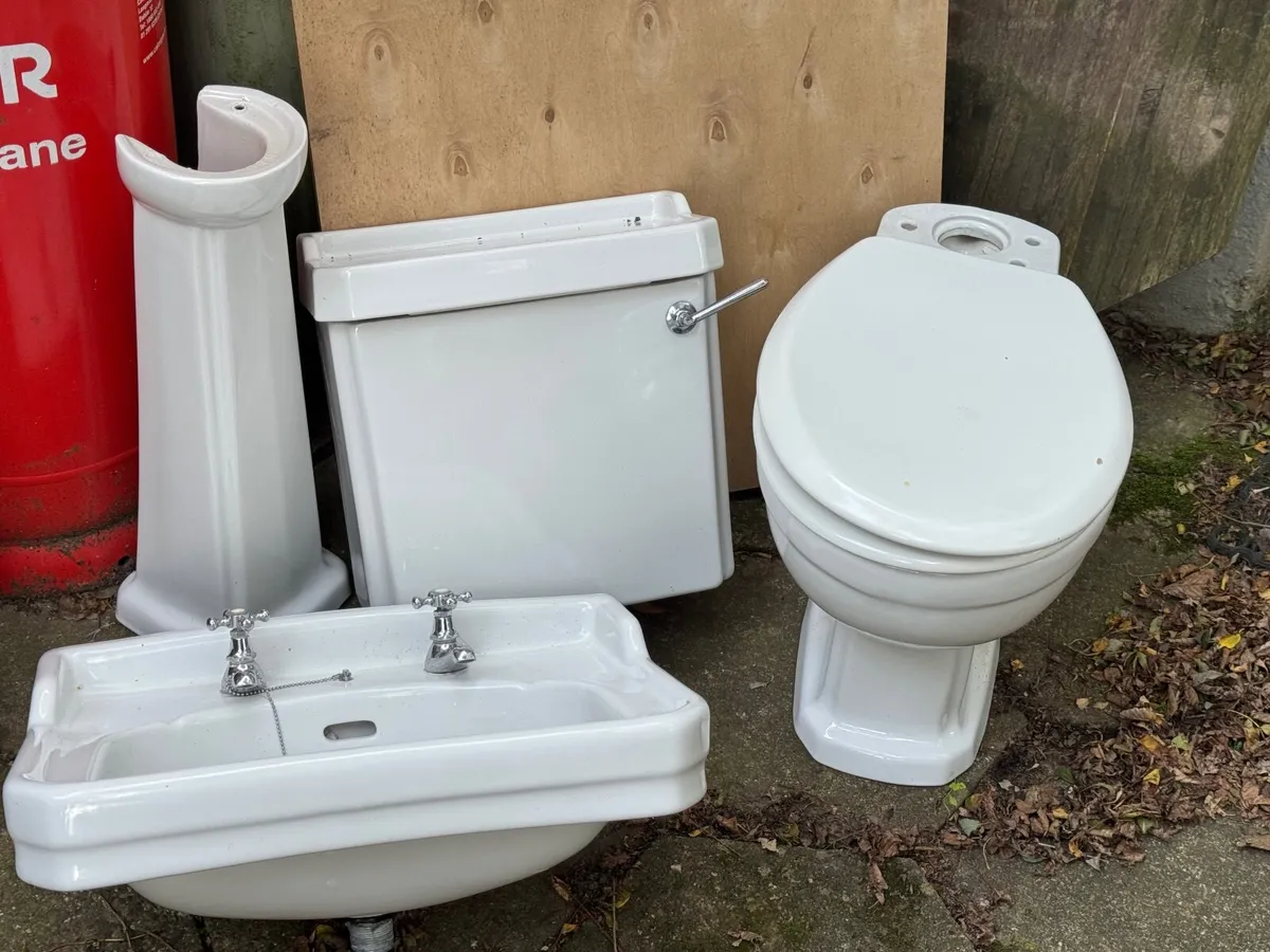 Toilet and sink - Image 4