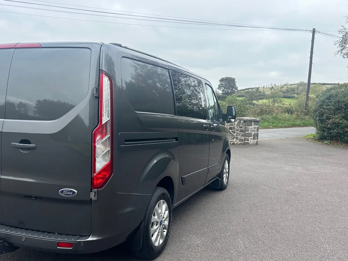 Ford Transit Custom Crew Cab - Image 4