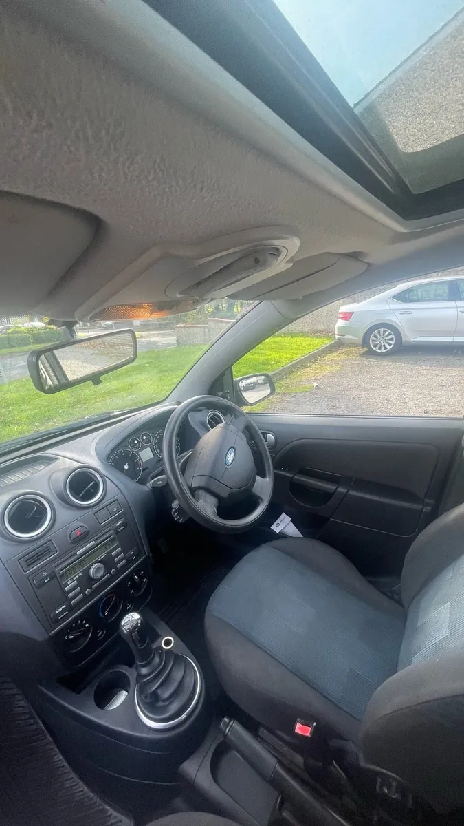Ford fiesta - Image 4