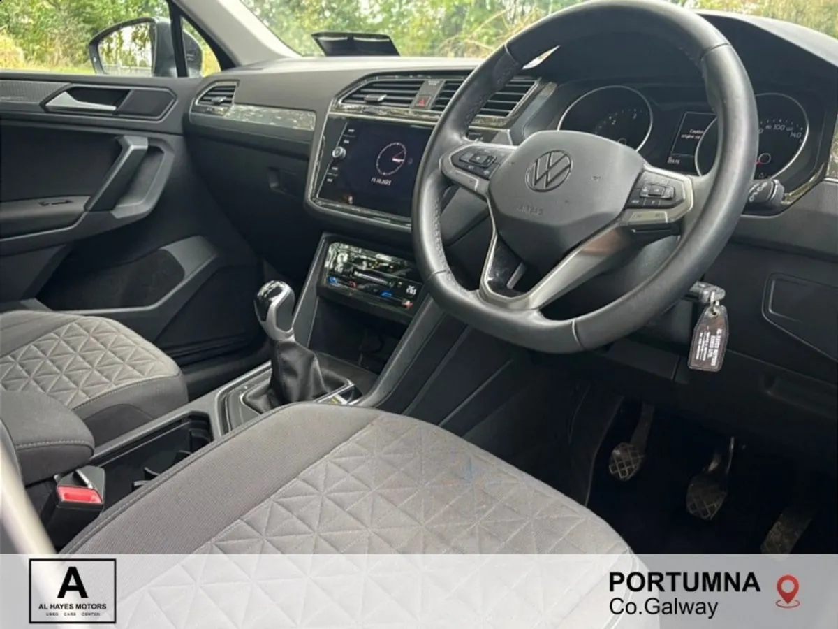 Volkswagen Tiguan Life 2.0 TDI 6speed 122BHP - Image 2