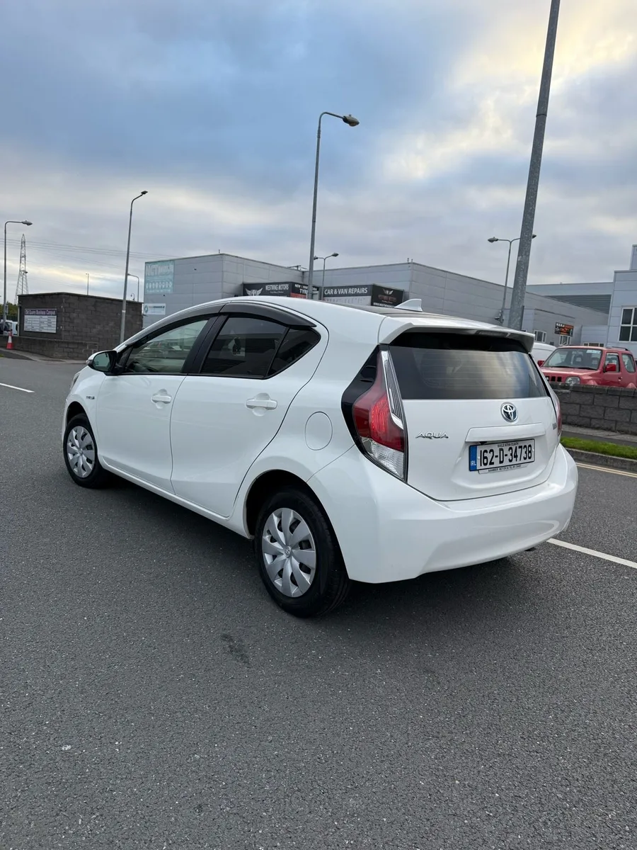 Toyota Aqua Automatic Hybrid Mint - Image 4