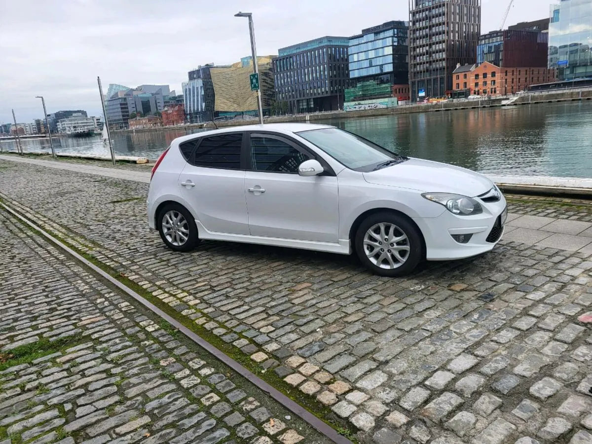 Hyundai i30 - Image 2