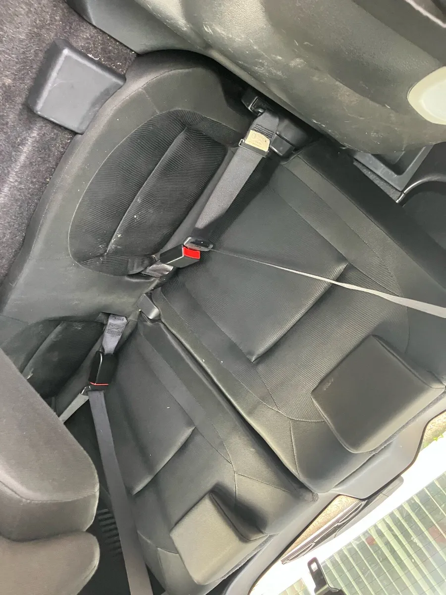Car - Image 4