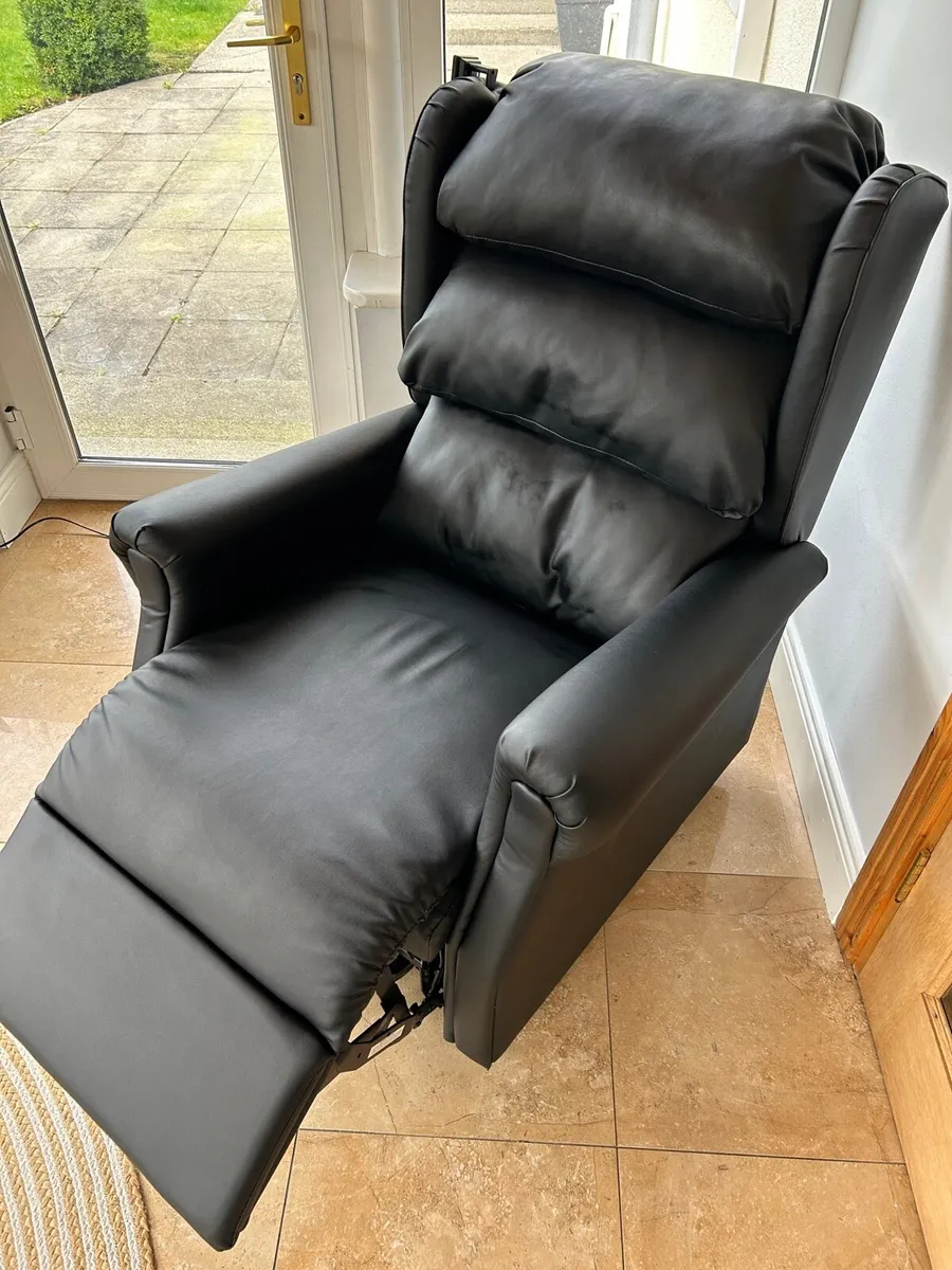 Joyce Riser Recliner - Image 2