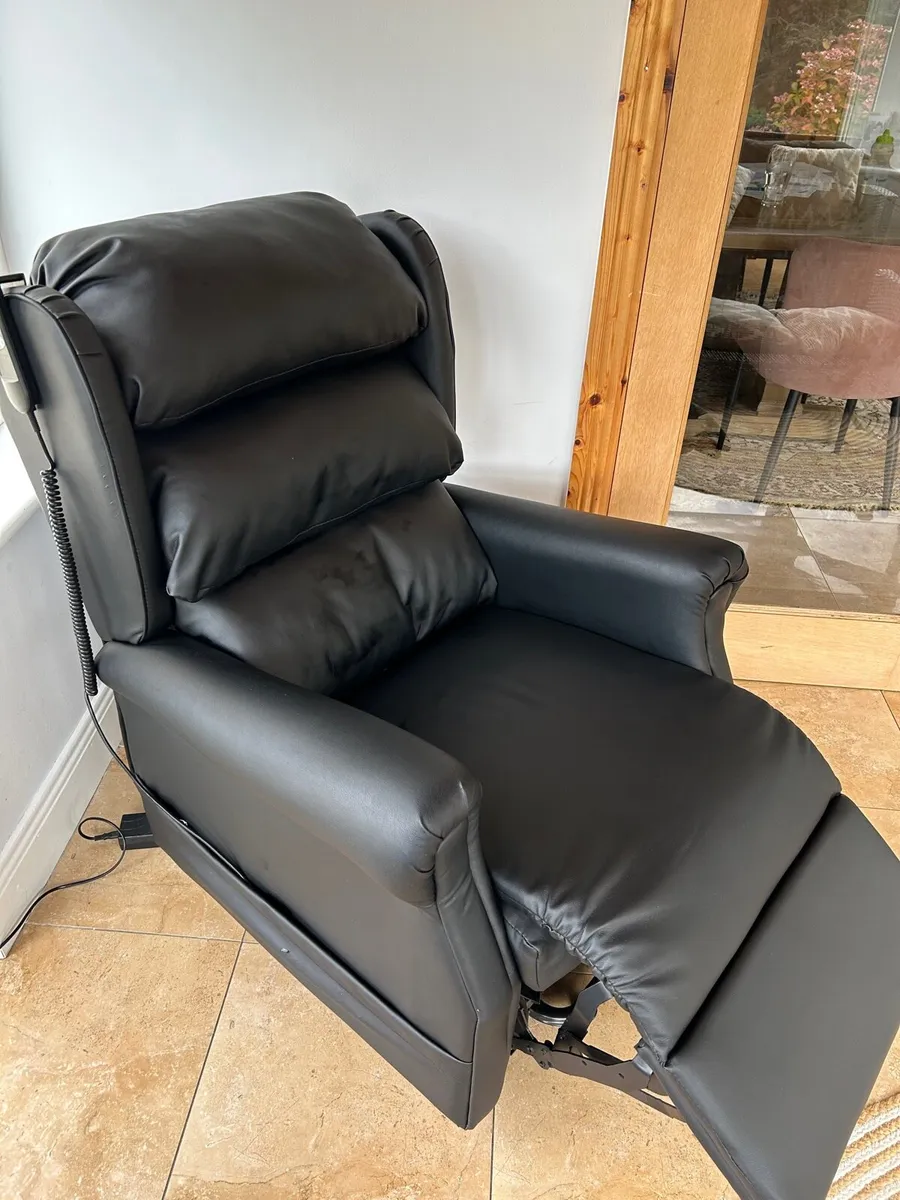 Joyce Riser Recliner - Image 3