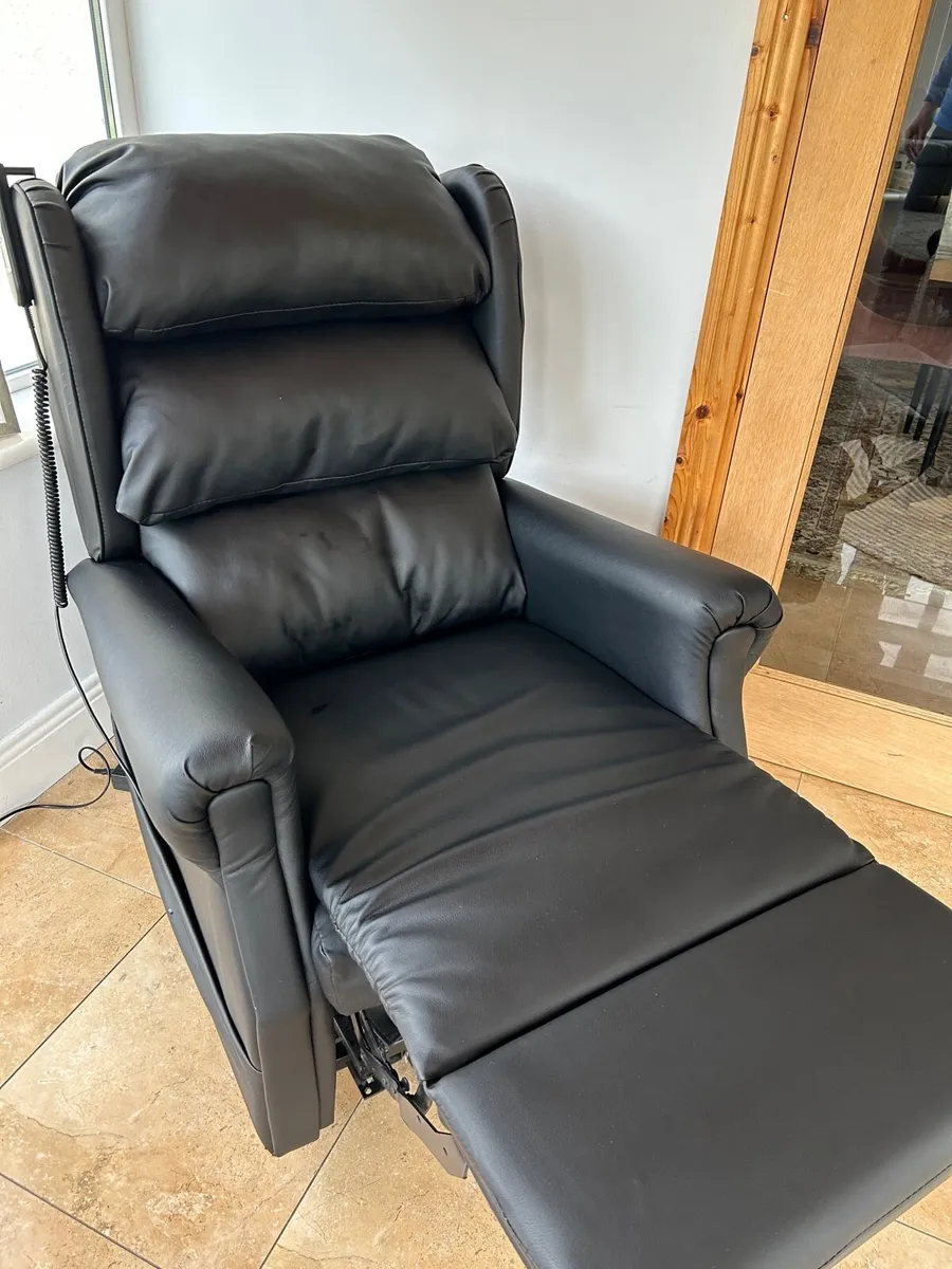 Joyce Riser Recliner - Image 4