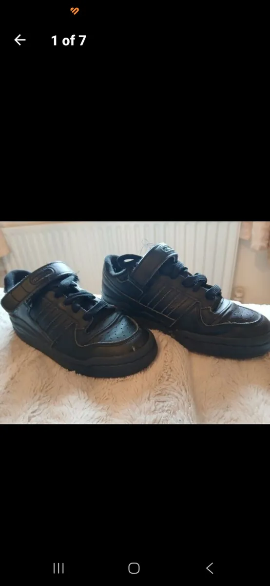 Adidas trainers size 4 - Image 1