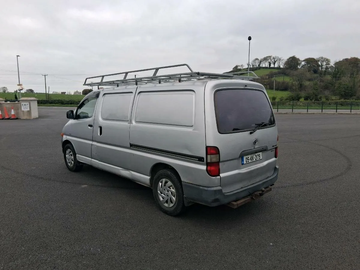 2005 Toyota hiace with doe - Image 3