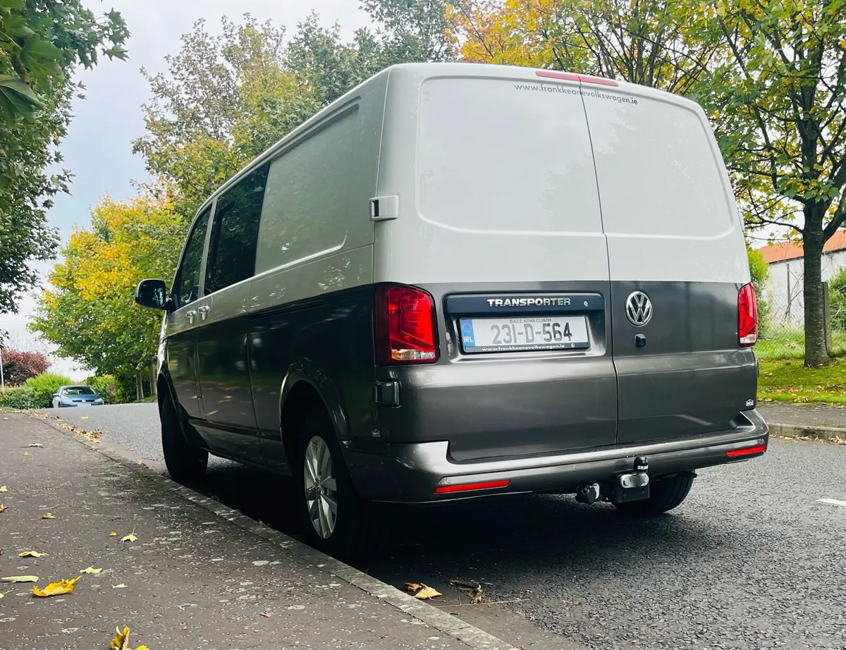 Volkswagen Transporter 2023 - Image 3