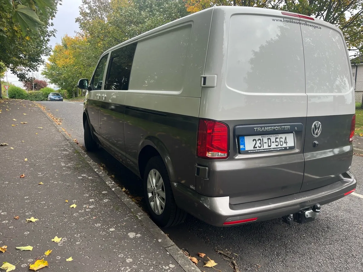 Volkswagen Transporter 2023 - Image 4