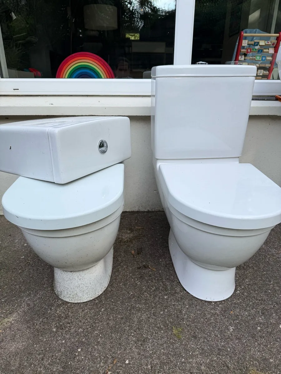 2x Duravit Toilets. 1 Duravit sink, Grohe mixer - Image 1