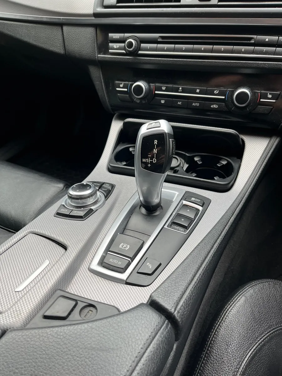 BMW 5-Series 2012 M Sport - Image 2