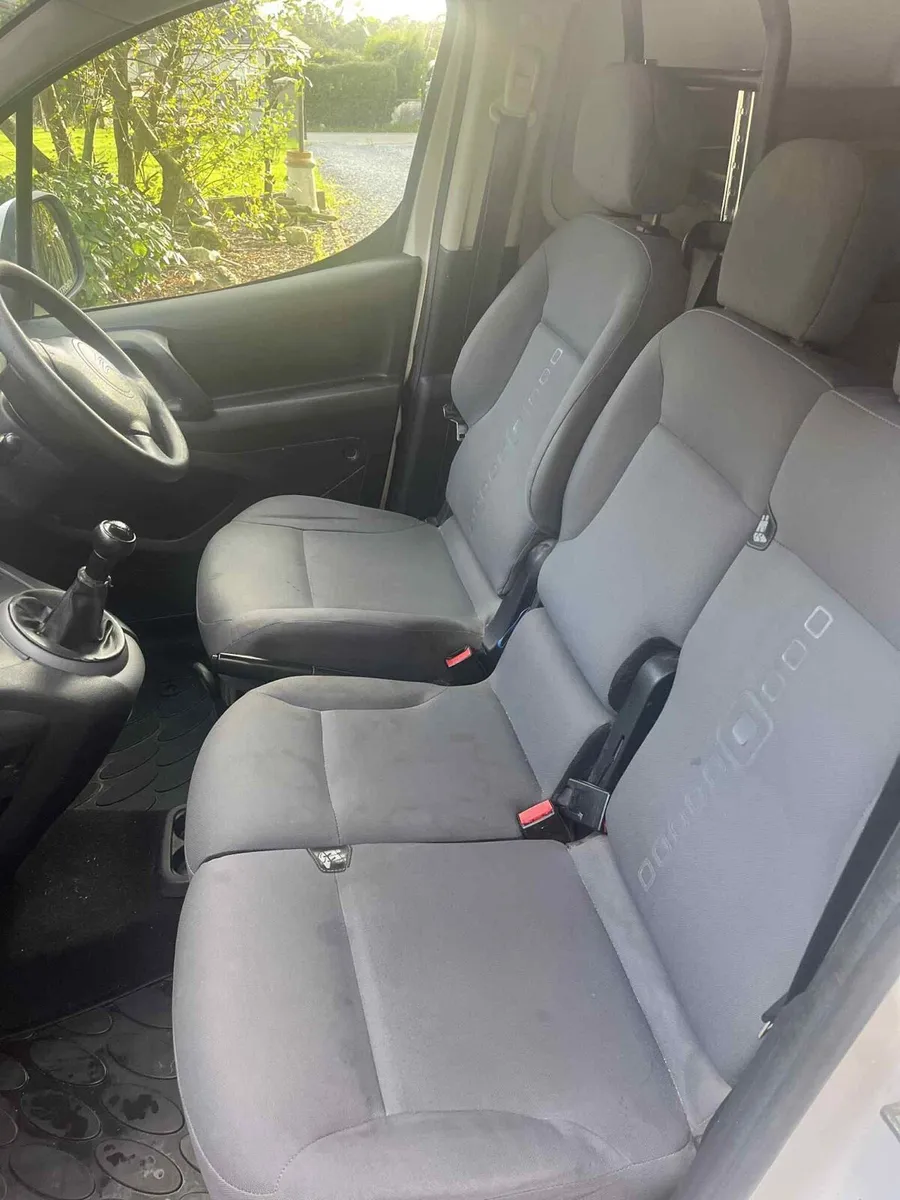 131 Citroen Berlingo van - Image 3