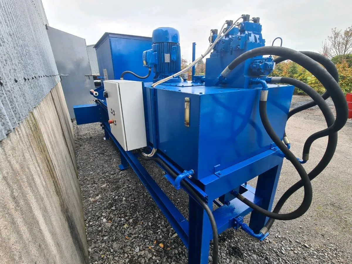 Wood shavings baler - Image 1