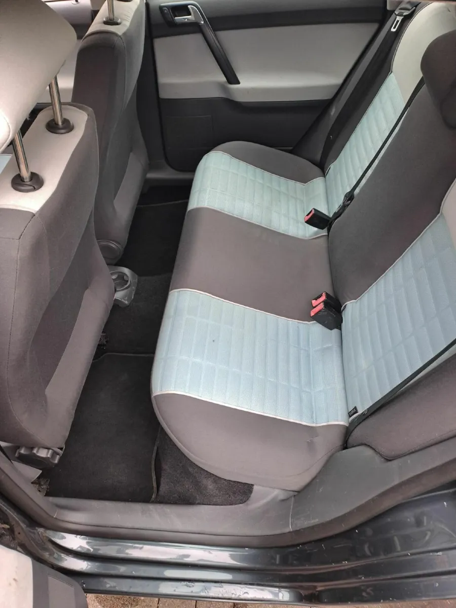 Volkswagen Polo 2008 - Image 2